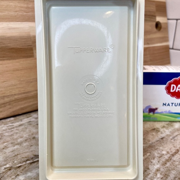 Tupperware Butter & Cheese Keeper Harvest Gold with Beige Lid 1 Pound - Vintage - Picture 5 of 11